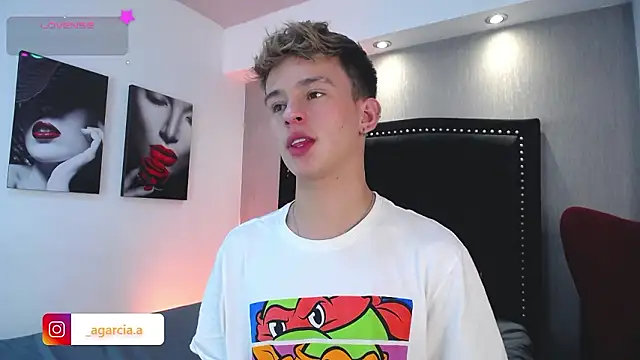 Snapshot of LiamWildx20 chatting on February 14, 2026, 4:42 am LiamWildx20 online show from February 14, 2026, 4:42 am