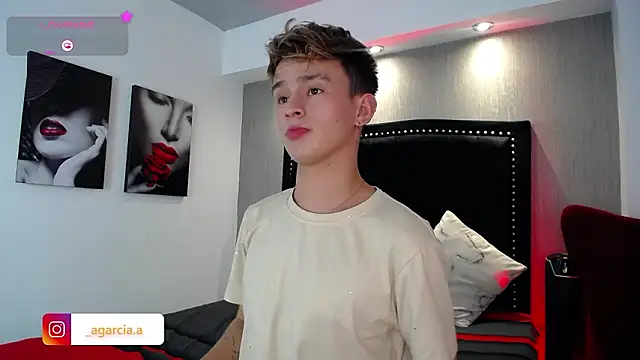 Snapshot of LiamWildx20 chatting on February 18, 2026, 5:03 am LiamWildx20 online show from February 18, 2026, 5:03 am