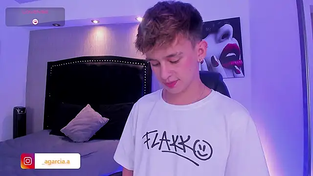 LiamWildx20 online show from April 1, 2026, 4:46 am