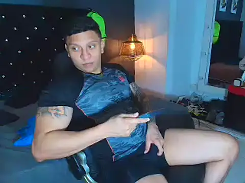 ethan dalton  online show from November 6, 2025, 3:07 am