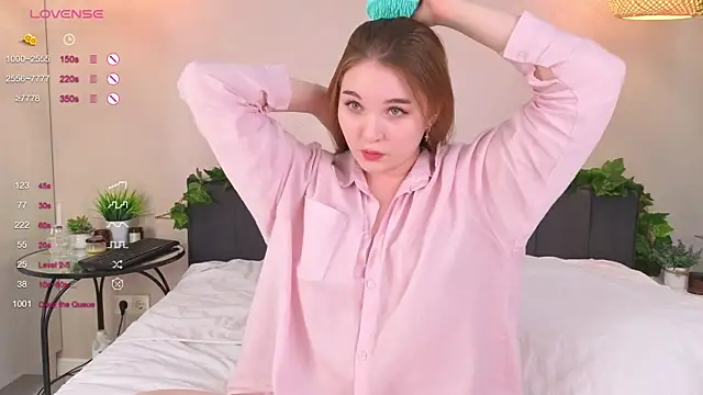 ConstanceHelms online show from September 20, 2025, 5:08 am