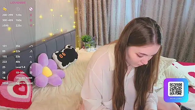 ConstanceHelms online show from April 19, 2026, 5:07 am