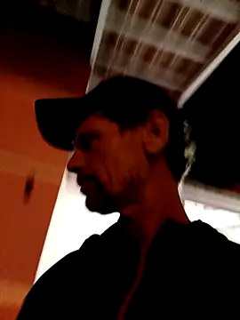 Snapshot of Dglo0000 chatting on September 13, 2025, 2:22 am Dglo0000 online show from September 13, 2025, 2:22 am