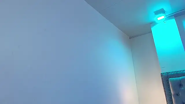 Lia adamsss online show from April 21, 2026, 3:24 am