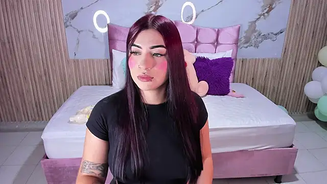 Nicolee19 online show from April 7, 2026, 10:59 am