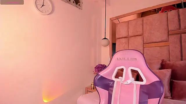 abby roux online show from February 6, 2026, 3:33 am