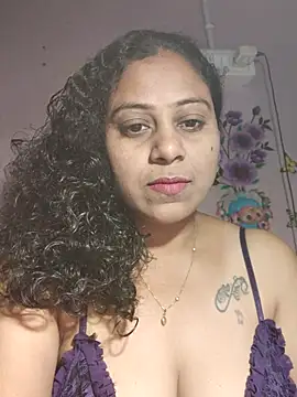 JENNIFERtamil online show from November 21, 2025, 4:38 pm