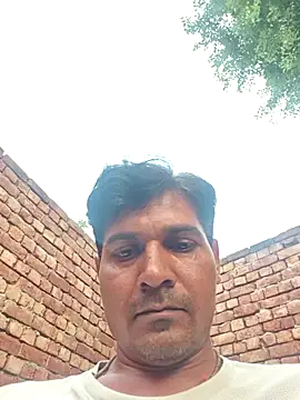 Snapshot of johnny8731 chatting on July 26, 2026, 1:18 pm johnny8731 online show from July 26, 2026, 1:18 pm