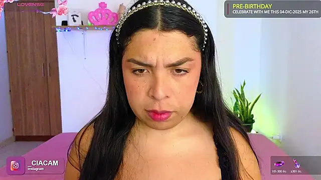 ciacam  online show from December 2, 2025, 8:15 pm