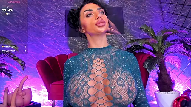 IzabelaTessa online show from June 2, 2026, 7:16 pm