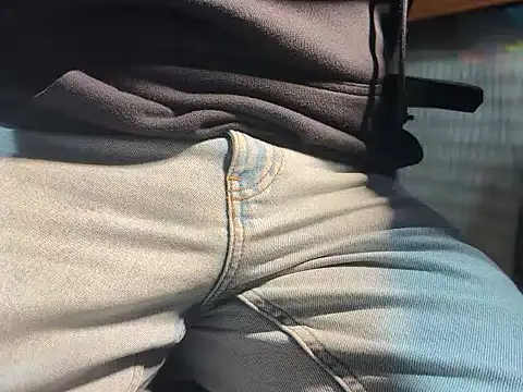 Max 965 online show from November 15, 2025, 6:48 pm