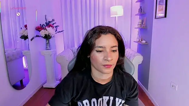 hanna mils online show from July 4, 2026, 4:29 am