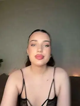 Ariana Sanderss online show from December 14, 2025, 9:47 am