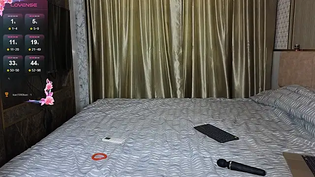 hot ass 18 online show from January 7, 2026, 6:27 am