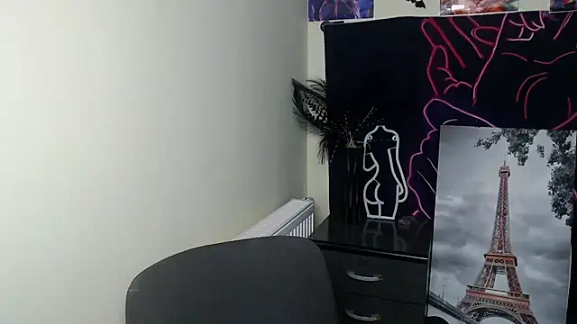 VanessaRey  online show from September 27, 2025, 6:18 am