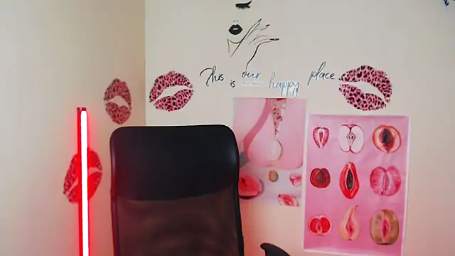 VanessaRey  online show from April 19, 2026, 4:17 pm