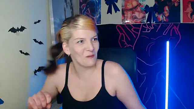 VanessaRey  online show from April 21, 2026, 4:45 pm