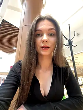 MilaBee online show from October 16, 2025, 6:03 am