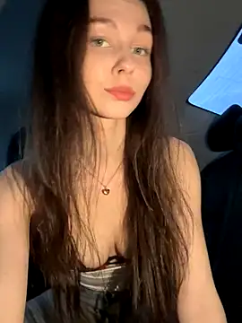 MilaBee online show from December 19, 2025, 9:49 am