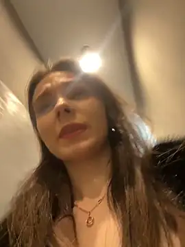 MilaBee online show from February 7, 2026, 5:33 am