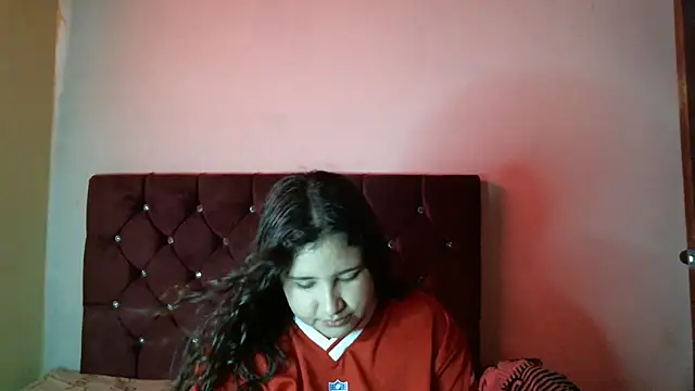 Snapshot of Valeria_Tiffany chatting on November 14, 2025, 9:13 pm Valeria Tiffany online show from November 14, 2025, 9:13 pm