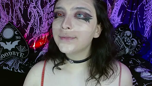 mikaskullcs online show from September 19, 2025, 1:40 am