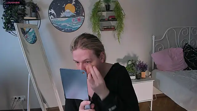 Jes Solar online show from October 14, 2025, 2:29 pm