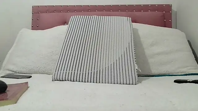 Snapshot of Valeriana00 chatting on October 4, 2025, 10:19 pm Valeriana00 online show from October 4, 2025, 10:19 pm