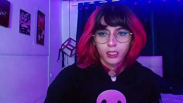 goth minerva online show from November 4, 2025, 1:21 pm