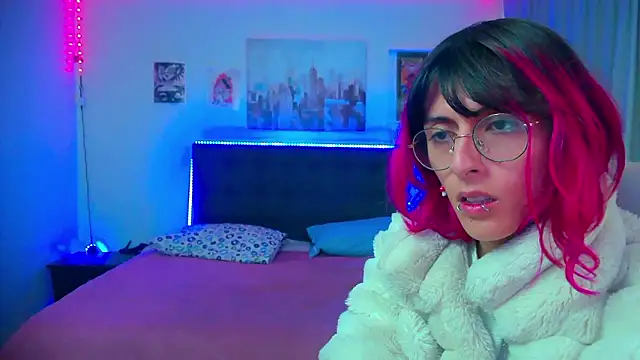 goth minerva online show from February 17, 2026, 1:51 pm