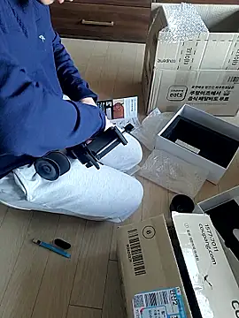 woonee827372 online show from December 1, 2025, 5:01 am