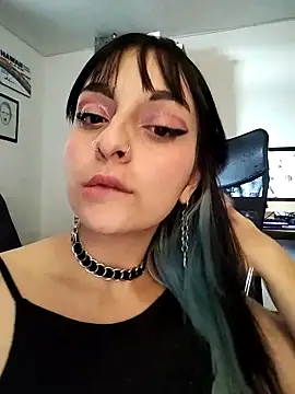 KARINNA  RAVEN online show from November 30, 2025, 10:14 pm