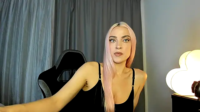  Miss Valentina  online show from October 23, 2025, 12:04 pm