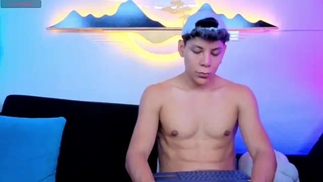 Snapshot of Almiboys chatting on February 9, 2026, 12:47 am Almiboys online show from February 9, 2026, 12:47 am