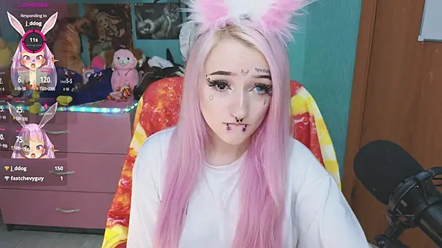 Manuela unicorn online show from October 7, 2025, 8:17 pm