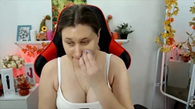 Snapshot of Lucky_Lana chatting on November 7, 2025, 2:44 am Lucky Lana online show from November 7, 2025, 2:44 am