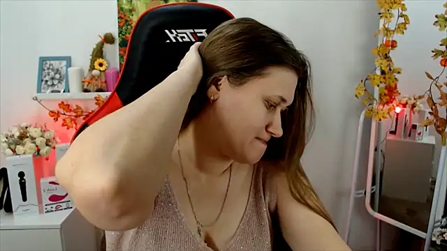 Snapshot of Lucky_Lana chatting on November 9, 2025, 2:10 am Lucky Lana online show from November 9, 2025, 2:10 am