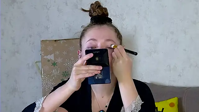 AshleyD  online show from December 21, 2025, 12:07 am