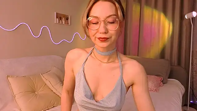 Lilo Sims online show from September 29, 2025, 1:00 am