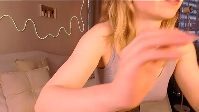 Lilo Sims online show from October 12, 2025, 4:00 am