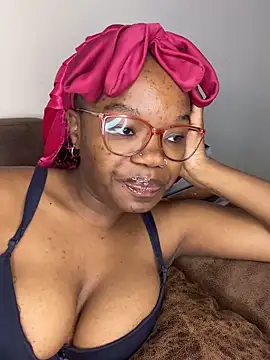 YummyMelanin117 online show from April 24, 2026, 7:44 am
