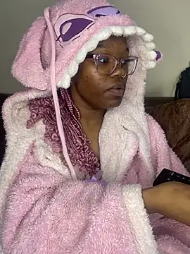YummyMelanin117 online show from June 5, 2026, 7:41 pm