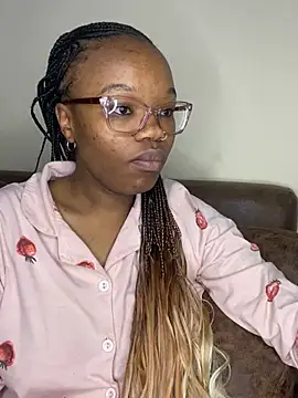 Snapshot of YummyMelanin117 chatting on July 5, 2026, 1:12 am YummyMelanin117 online show from July 5, 2026, 1:12 am