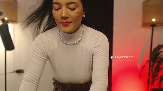 Artworktease online show from March 12, 2025, 6:33 pm