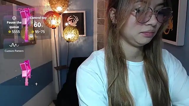 Fiorellaa delsd online show from October 28, 2025, 3:25 pm