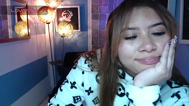 Fiorellaa delsd online show from November 6, 2025, 3:02 pm