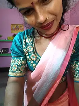 Eshna Dabral online show from October 15, 2025, 3:39 am