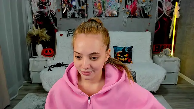 MelanieAlves online show from October 30, 2025, 6:30 pm