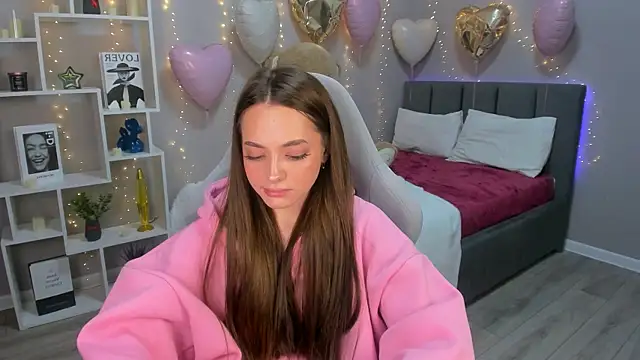 MelanieAlves online show from February 14, 2026, 12:35 pm