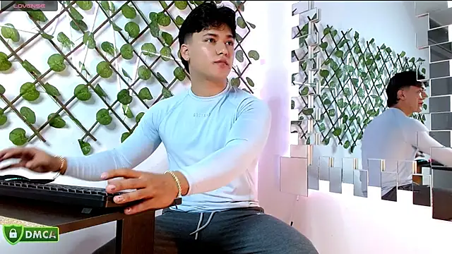 Snapshot of THE_LITTLE_LIAM chatting on March 22, 2026, 10:13 pm THE LITTLE LIAM online show from March 22, 2026, 10:13 pm